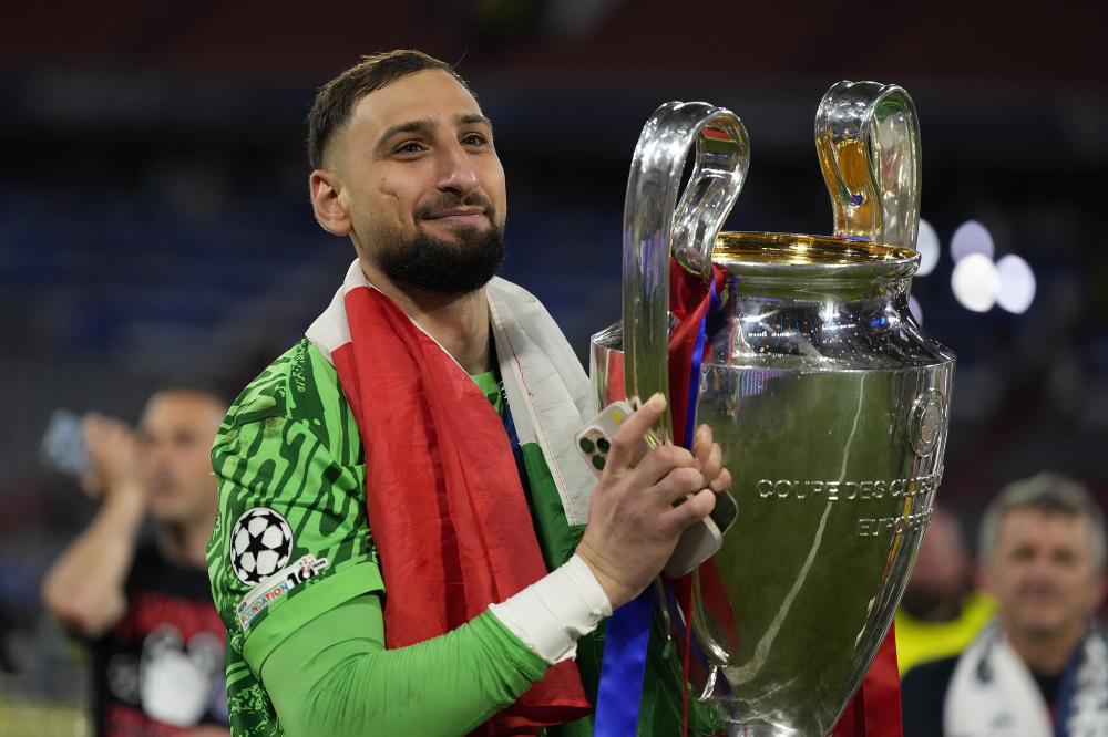 阿莱尼亚：当时我在巴萨没有位置，库库雷利亚也是一样